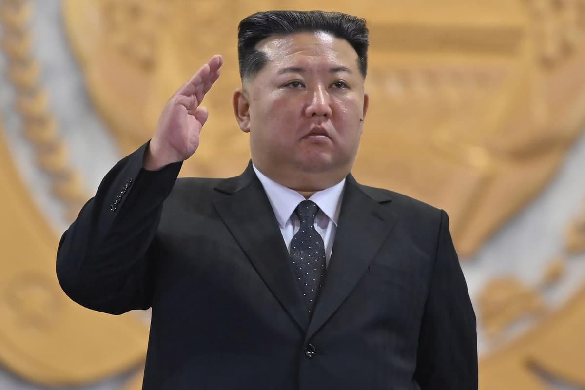 Dünyayı sarsan iddia! Kim Jong-un komaya mı girdi?