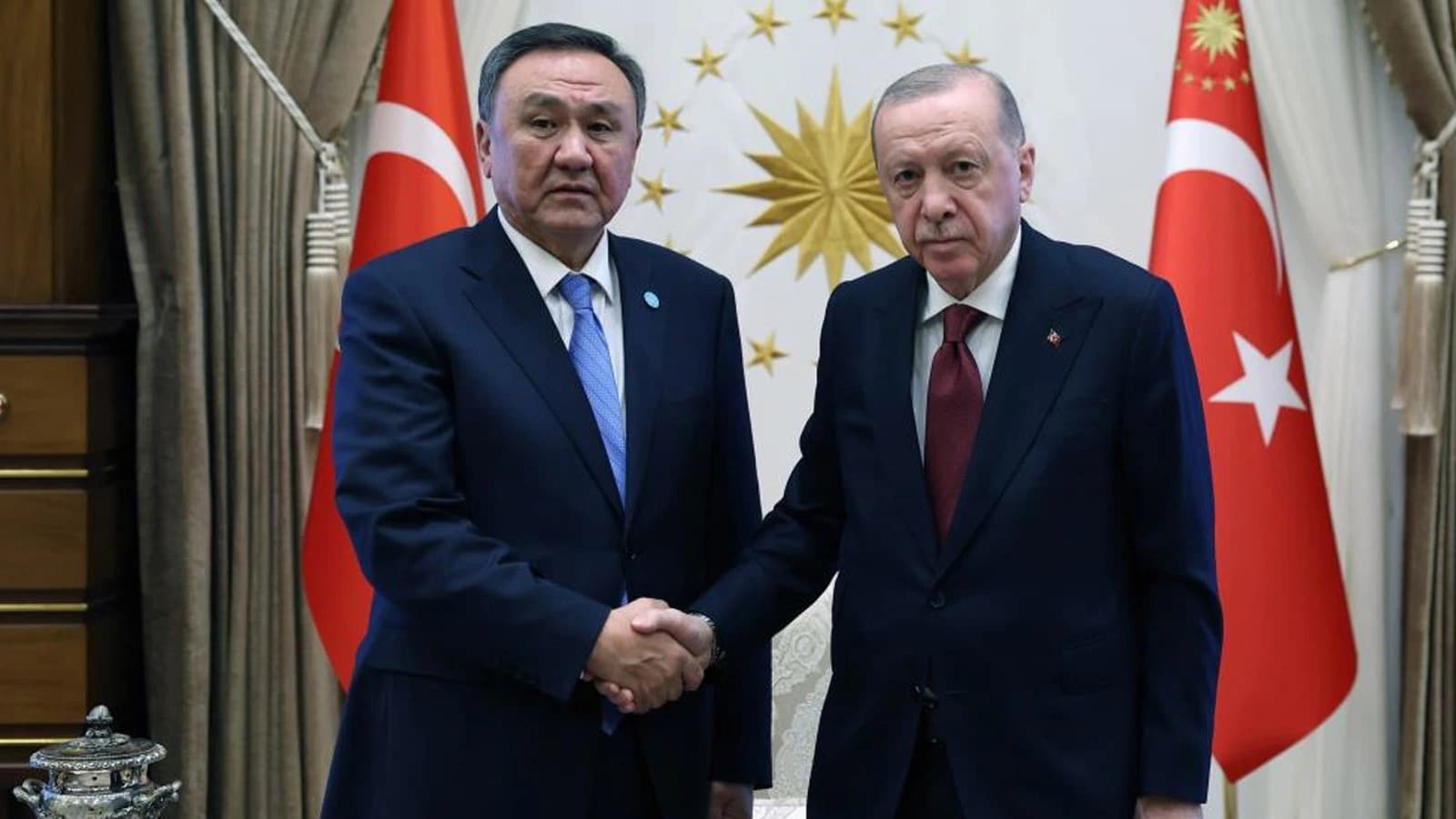 Cumhurbaşkanı Erdoğan, Türk Devletleri Teşkilatı Genel Sekreteri Ömüraliyev’i kabul etti