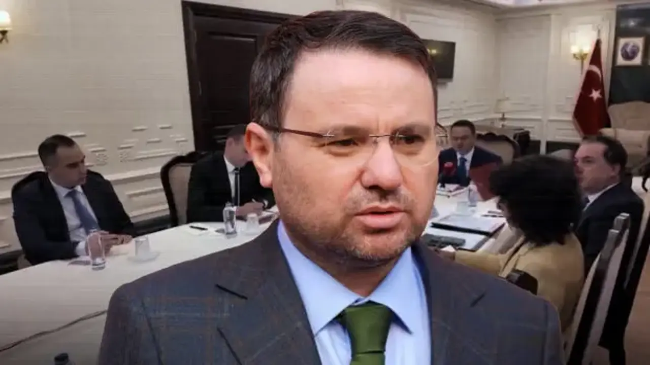 Bakan Gürlek, Yunanistan'dan 3 ismin iadesini istedi
