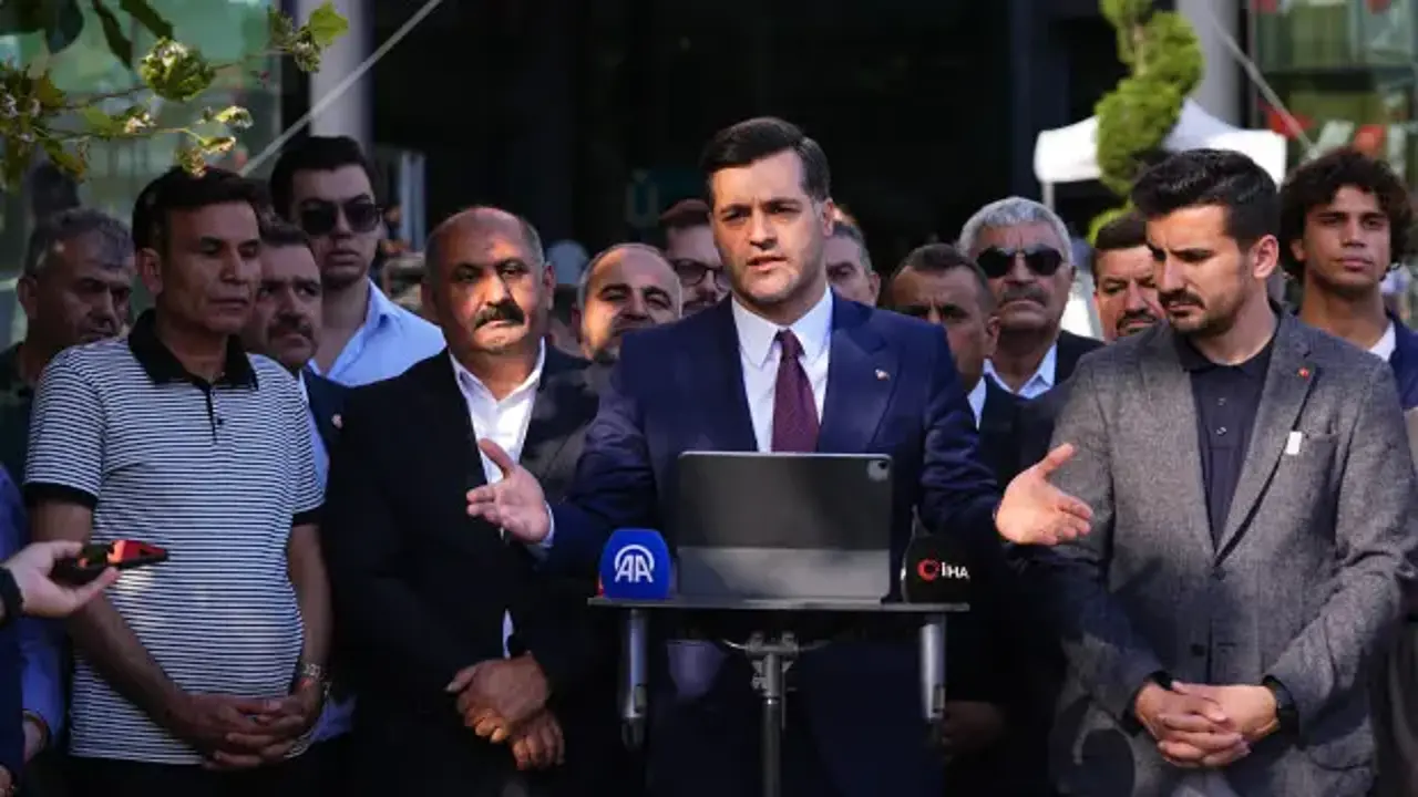 AK Parti’den Üsküdar Belediyesi’ne 'hizmetsizlik' protestosu! '10 milyar liralık borç var'