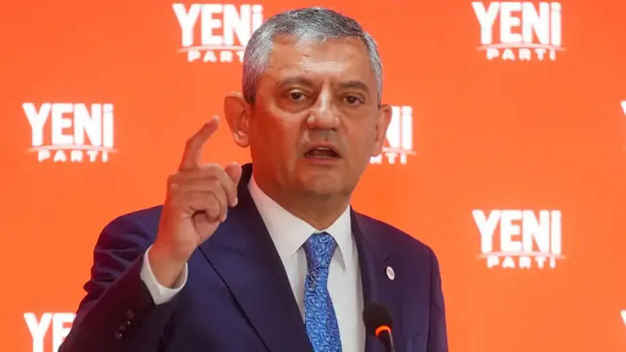 Özgür Özel'den İzmir kutlaması