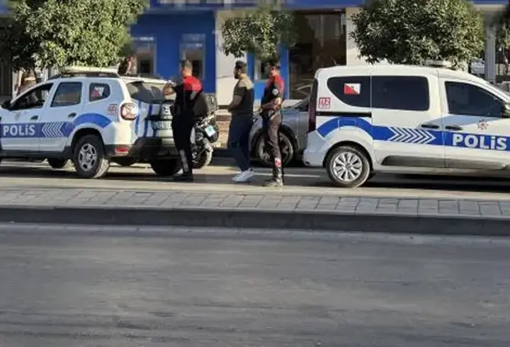SON DAKİKA HABERİ: İzmir'de bankada silahlı soygun girişimi