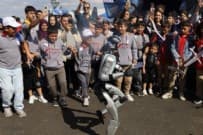 İnsansı Robota Yoğun İlgi! Halay Çektirip Türkü Söylediler