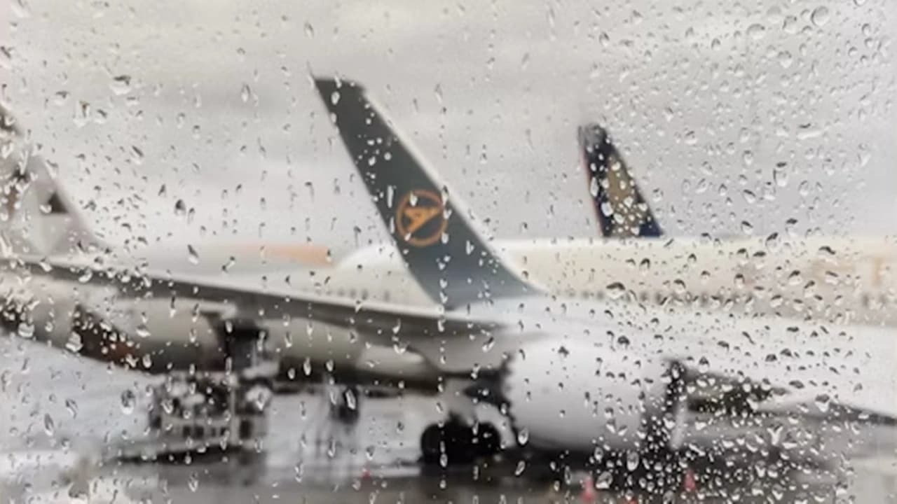 İstanbul'da şiddetli rüzgar ve sağanak hava ulaşımını vurdu: Uçaklar iniş yapamadı