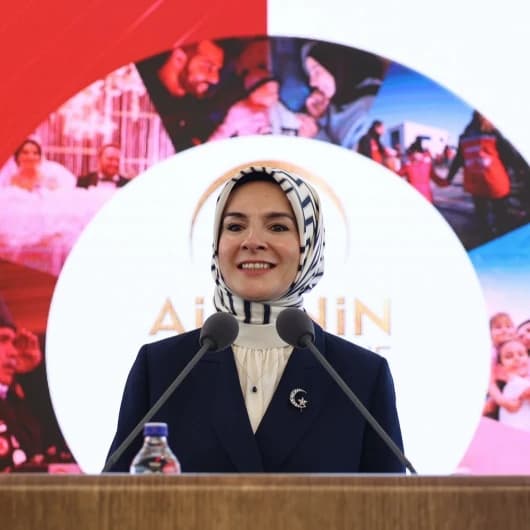 Bakan Göktaş'tan '1 Ekim Dünya Yaşlılar Günü'nde anlamlı çağrı: 65 yaş üstünde 1,8 milyon kişi yalnız yaşıyor