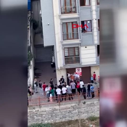 Kağıthane'de 4 çocuğu kandırmaya çalışan iki şüpheli, kendilerini otoparka kilitledi