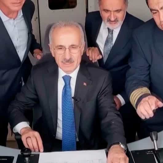 Bakan Uraloğlu milli hızlı trenin test sürüşünü Ankara-Kırıkkale hattında bizzat gerçekleştirdi