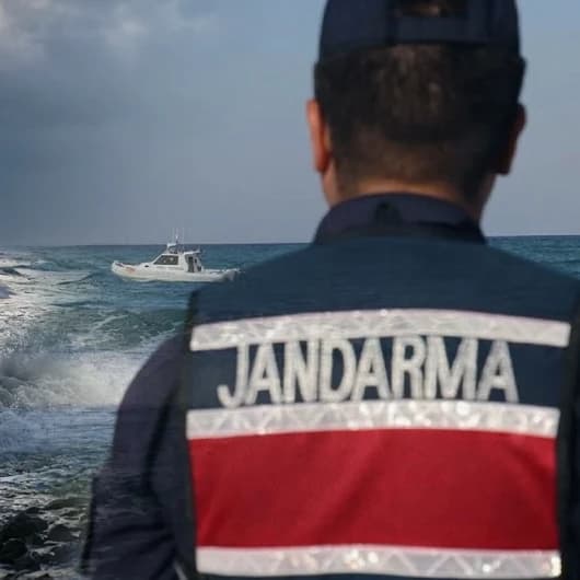 İstanbul'da 3 ilçede deniz yasağı: Dalga boyu ve poyraz alarmı