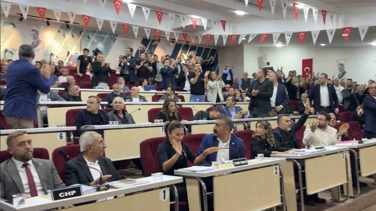 Muhalefetin Çiğli hazımsızlığı! Başkan Yıldız haddini bildirdi: Muhatap olmayın dışarı atın direkt