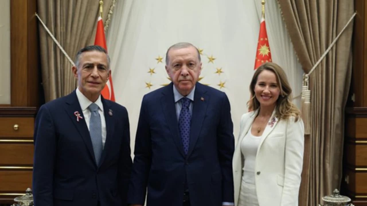 Cumhurbaşkanı Erdoğan, ABD Temsilciler Meclisi Üyesi Issa'yı kabul etti