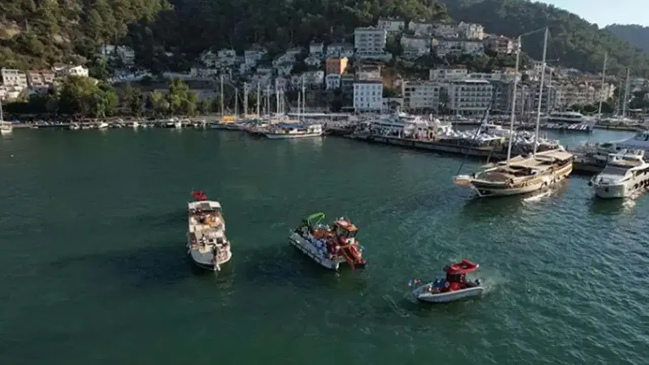 Fethiye Körfezi'nde dip çamuru temizliği başlıyor: 3 yılda çıkarılacak