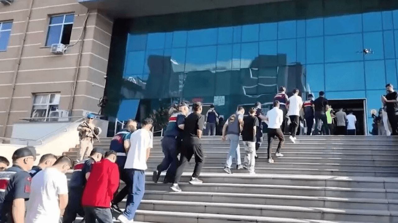 Jandarma 12 ilde 12 ayrı organize suç örgütüne operasyon düzenledi