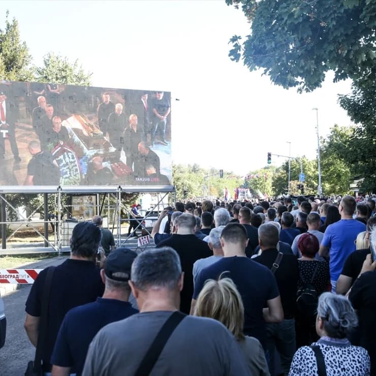 Srebrenitsa Soykırımı'nın baş sorumlularından Mladic resmi törenle gömüldü