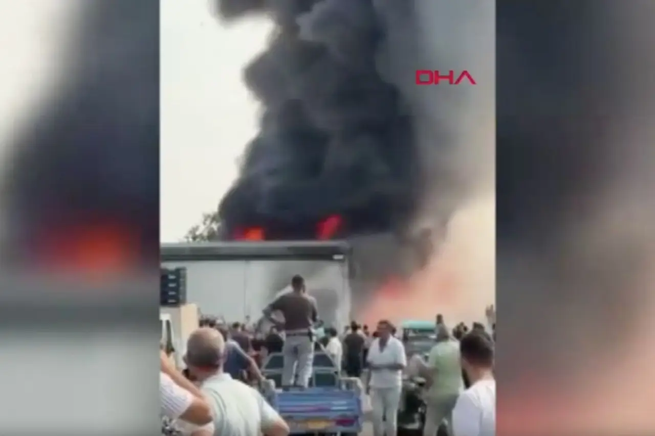 Adana'da sebze halinde yangın
