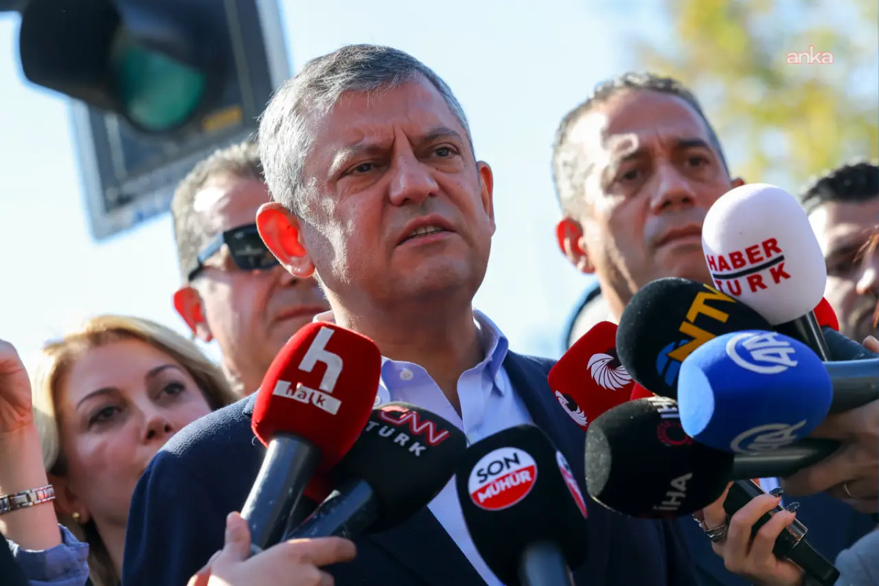 Özgür Özel'den tutuklu ve ev hapsindeki gazetecilere dayanışma telefonu