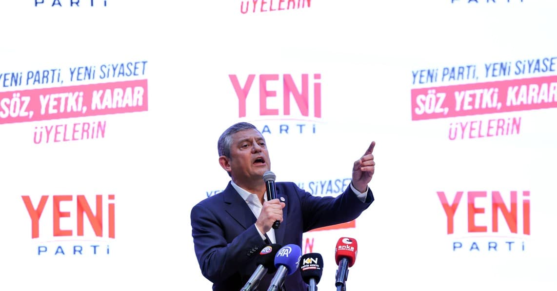 Özel’den Erdoğan’a fon krizi tepkisi: Milletle alay ediyor