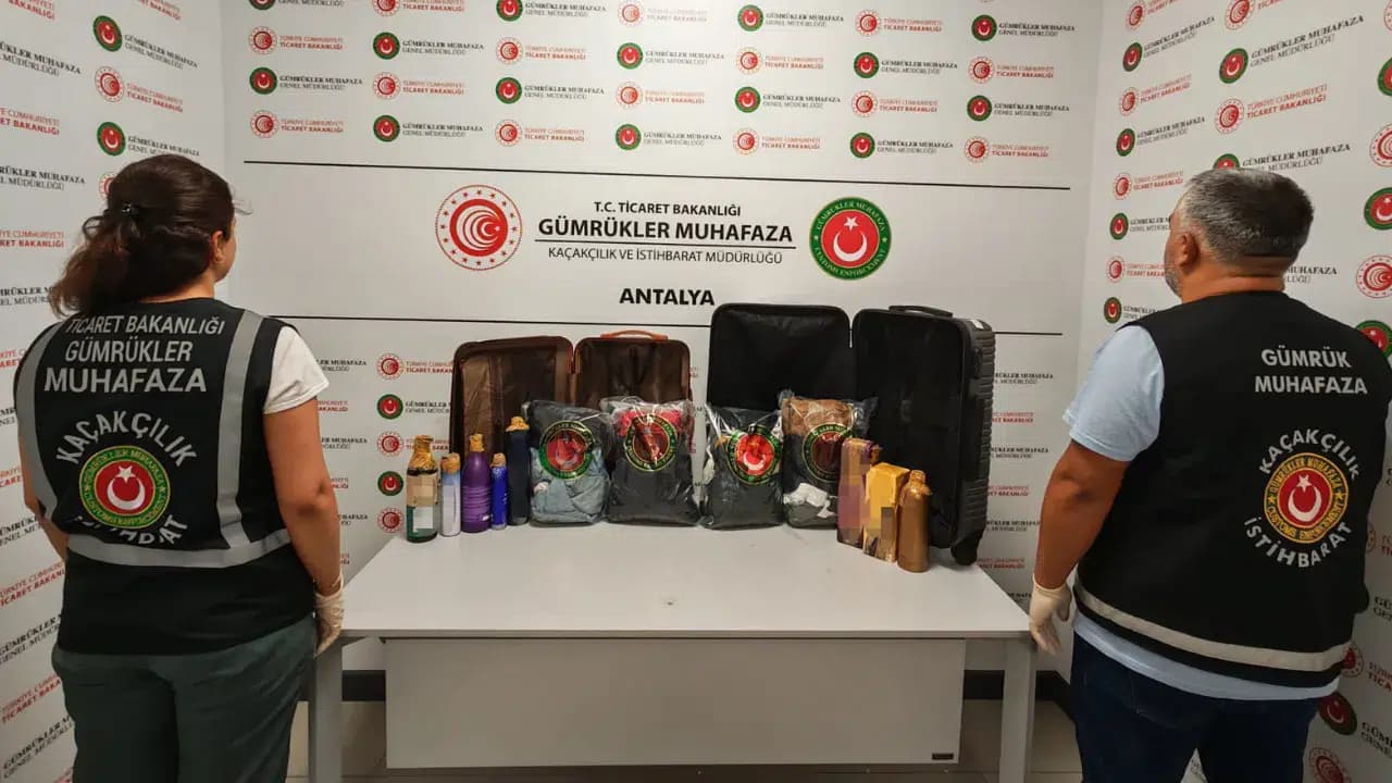Antalya Havalimanı'nda 18 kilo uyuşturucu ele geçirildi