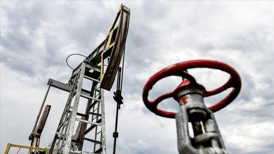 Brent petrolün varili 101,69 dolar
