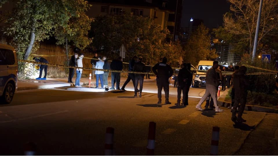 Başkentte uygulama noktasında ateş açılması sonucu polis memuru Türkoğlu şehit oldu